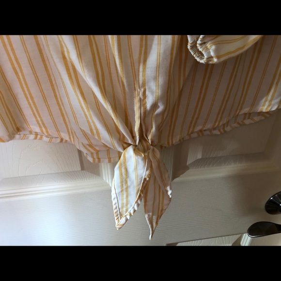 Universal Thread blouse - Picture 4 of 9